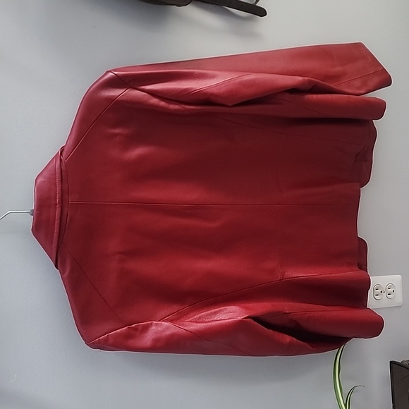Covington Red Leather Jacket - Picture 7 of 11